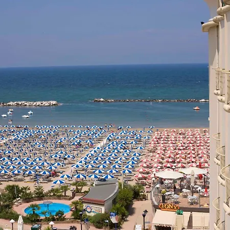 Hotel Beaurivage 4*
